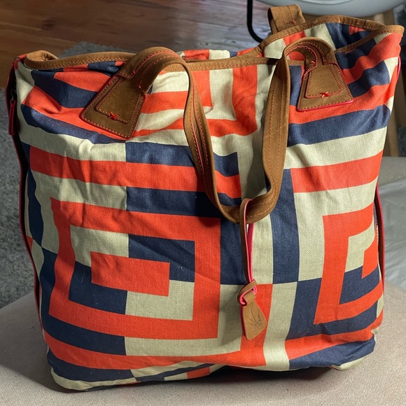 Loquita Hangbag - Picture 1 of 5